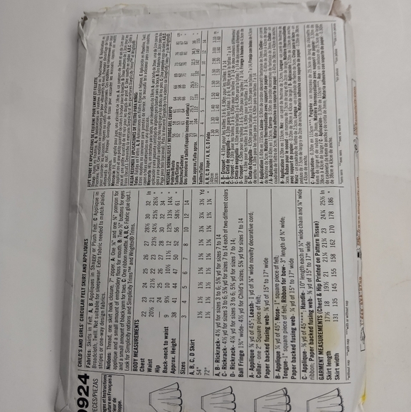 Simplicity Sewing Pattern 9924 Girls Circular Felt Skirts Size 7-14 Poodle Skirt - Picture 2 of 2